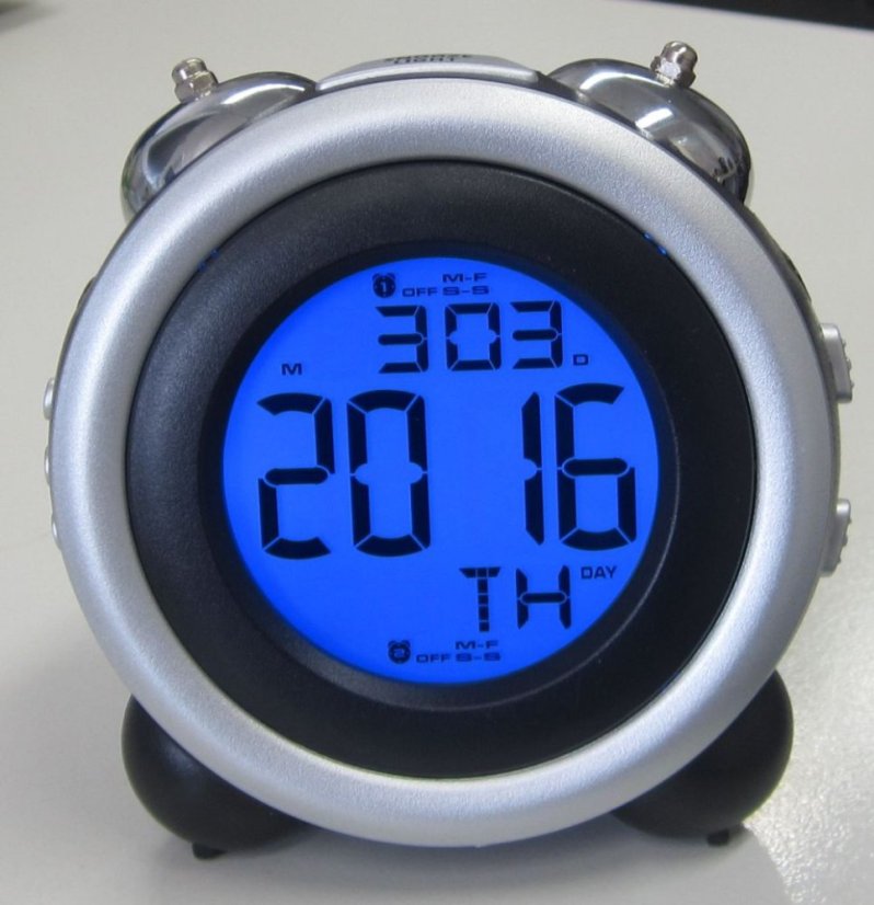 TFA 60.2016.01 - Digitální budík s dvěma budícími časy a podsvícením displeje - černý/stříbrný