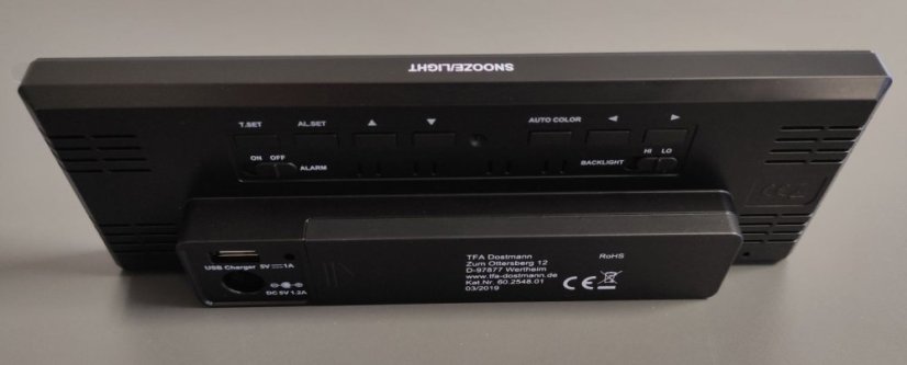 TFA 60.2548.01 - Rádiově řízený budík s barevným displejem a USB výstupem