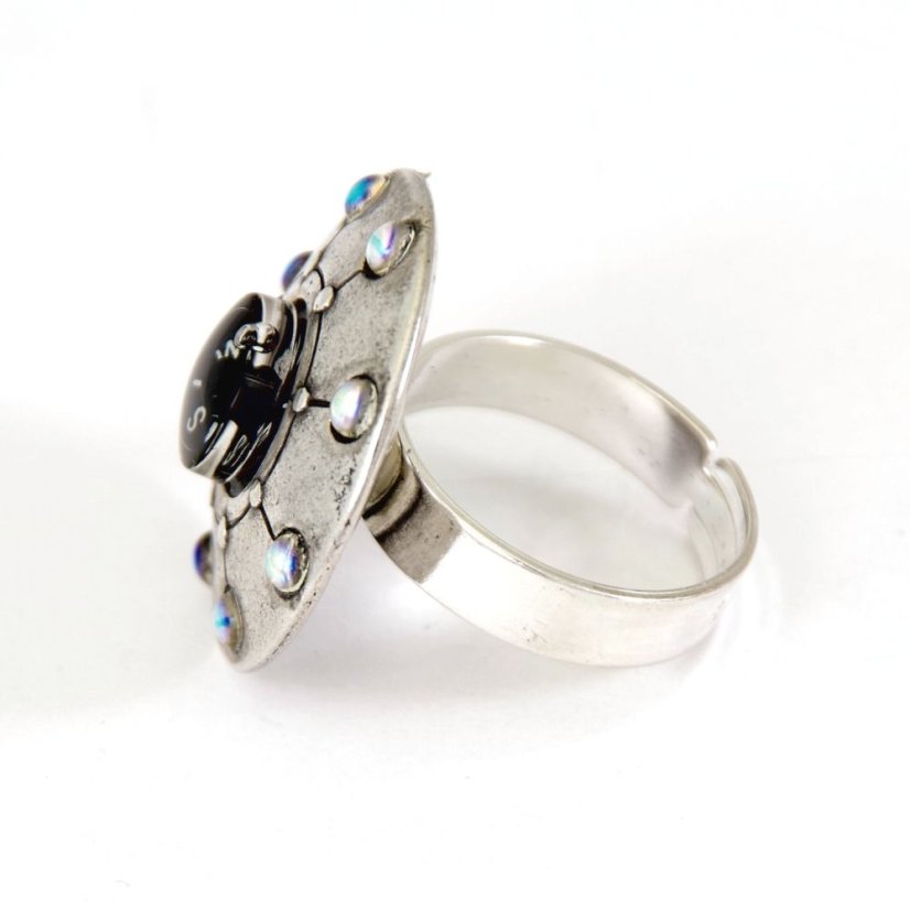 Prsten a kompas - UFO