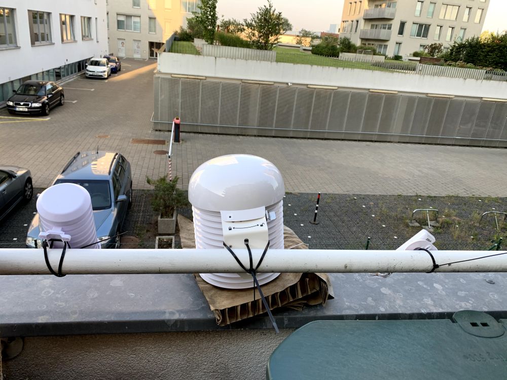 Uchycení čidel teploty, radiační štíty